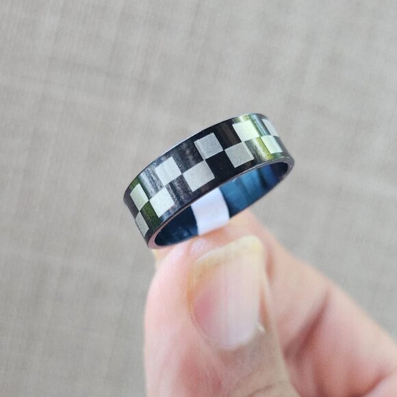 Fashion Ring Finger Band Checker Black/Silver Tone Fashion Jewelry Size 10 NWT - Picture 9 of 10